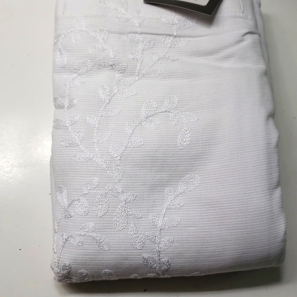 Threshold Bath New Threshold White Floral Bloom Cotton Fabric